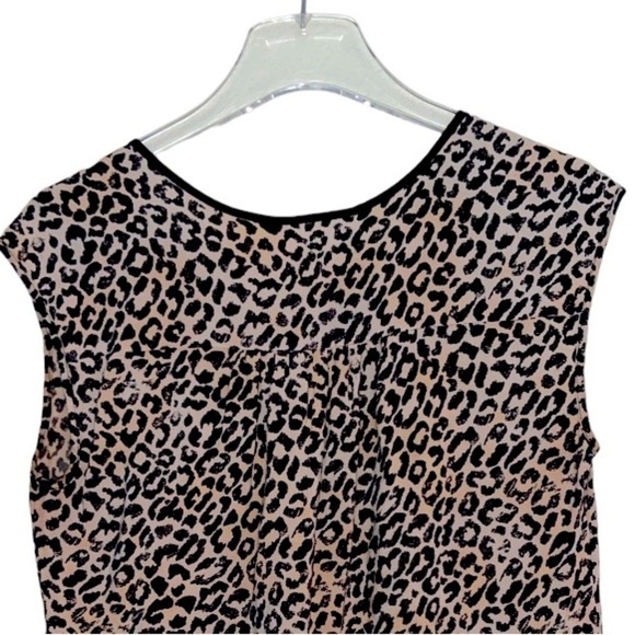 KENAR Animal Print Short Sleeve Top Size Medium. - Picture 4 of 5